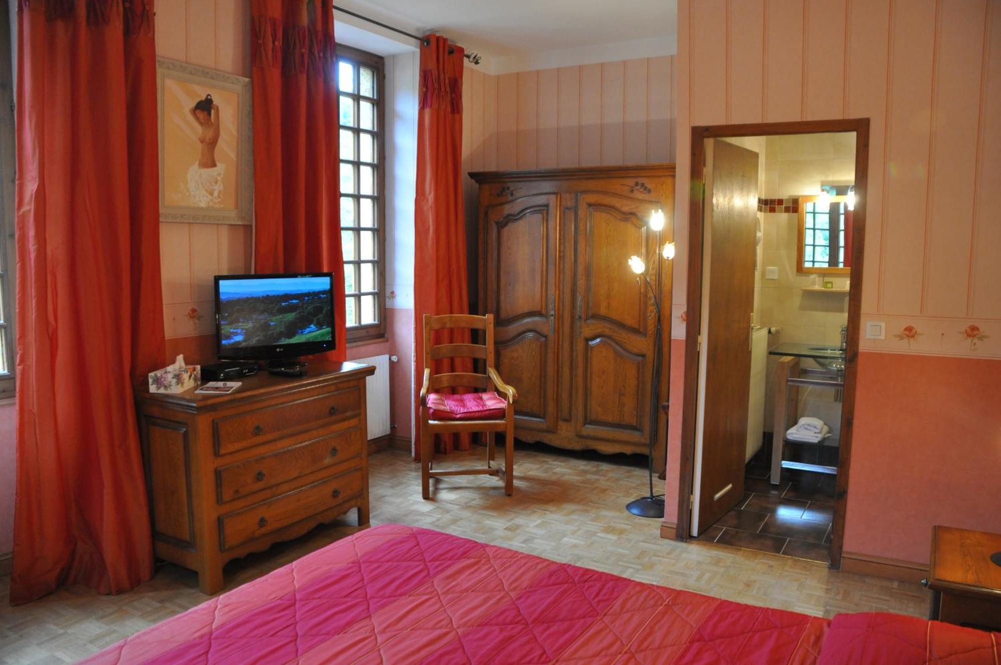 Logis Hostellerie Du Grand Duc Hotel Restaurant Gincla Ngoại thất bức ảnh