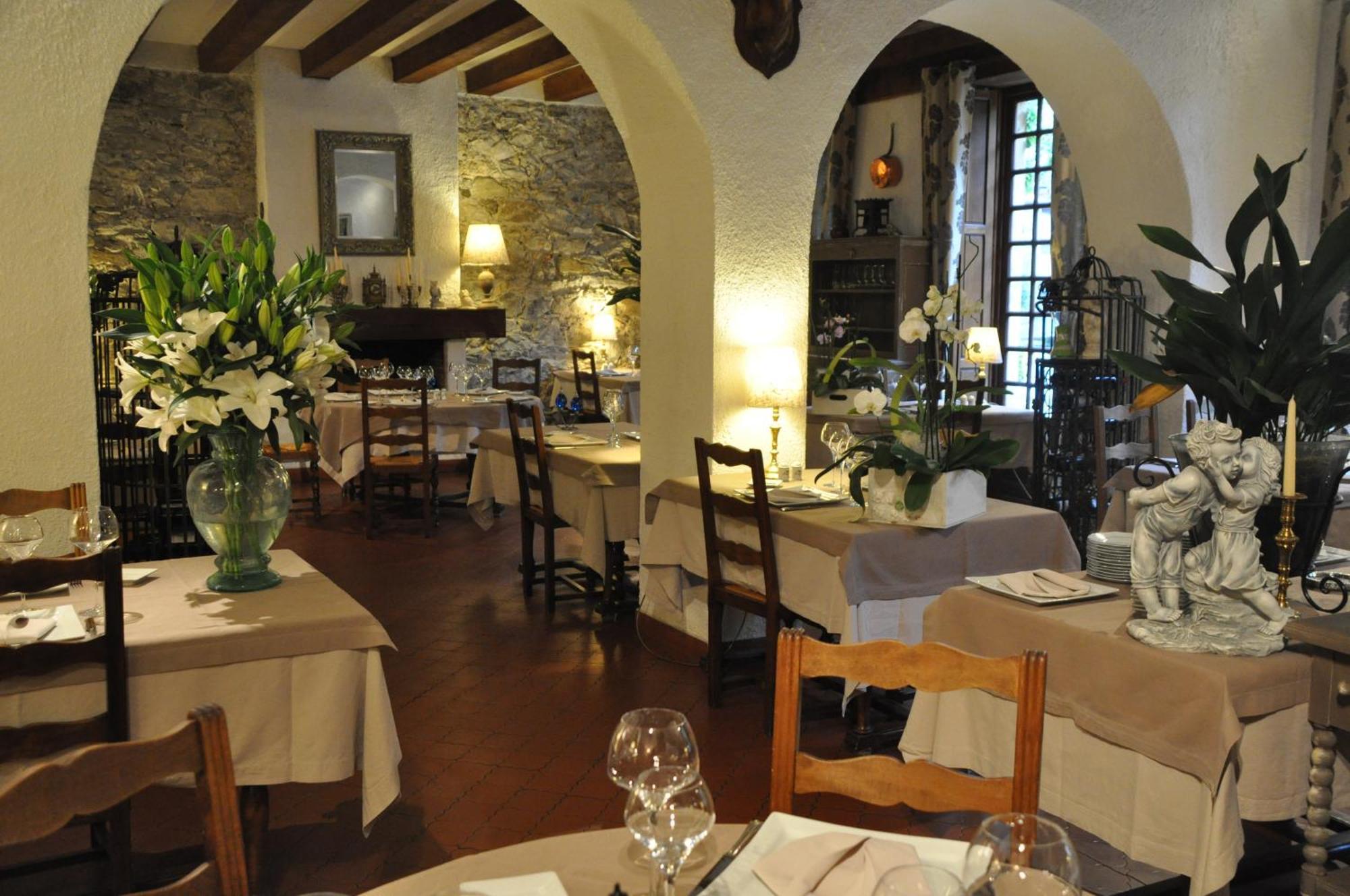 Logis Hostellerie Du Grand Duc Hotel Restaurant Gincla Ngoại thất bức ảnh