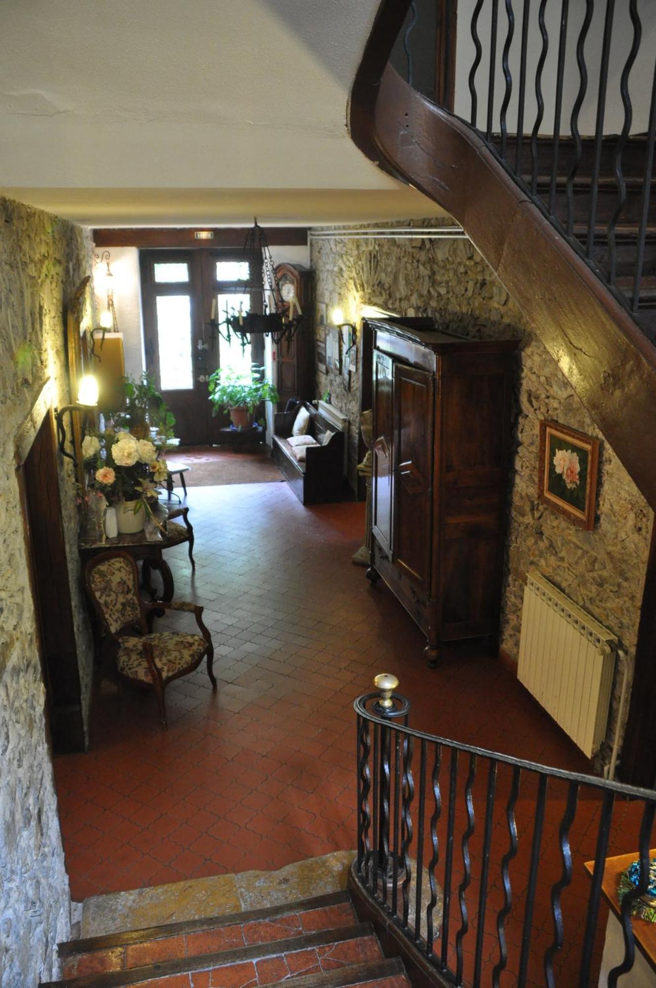 Logis Hostellerie Du Grand Duc Hotel Restaurant Gincla Ngoại thất bức ảnh