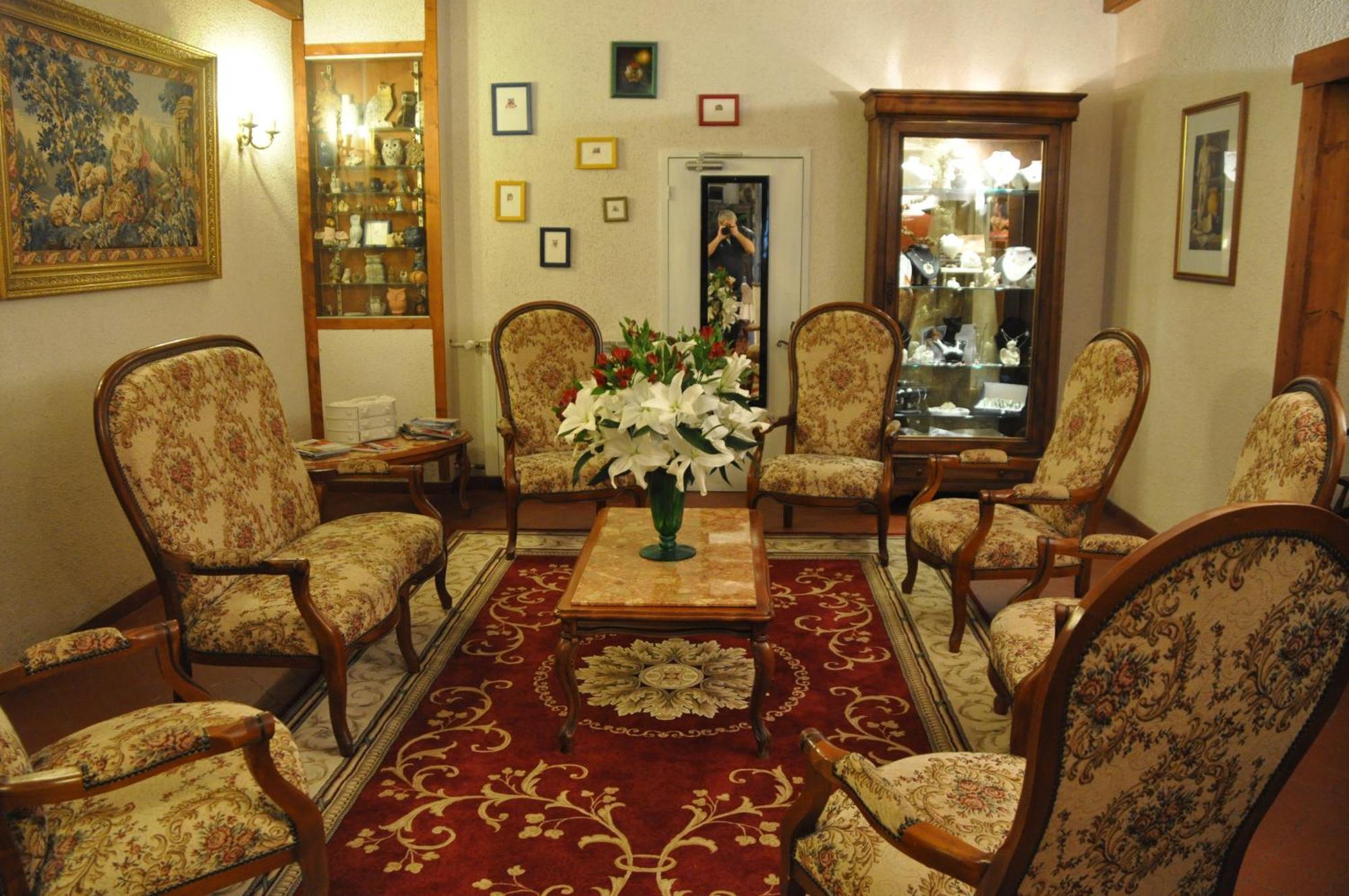Logis Hostellerie Du Grand Duc Hotel Restaurant Gincla Ngoại thất bức ảnh