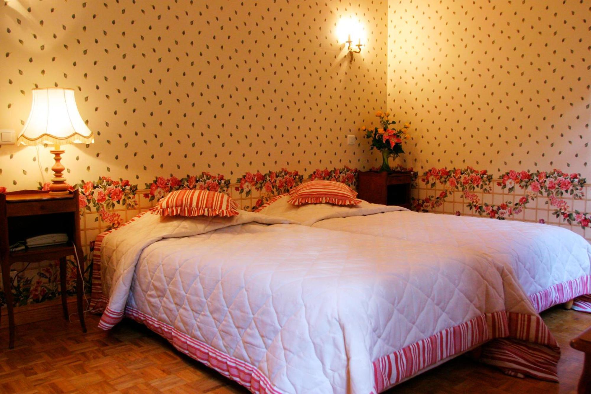Logis Hostellerie Du Grand Duc Hotel Restaurant Gincla Phòng bức ảnh