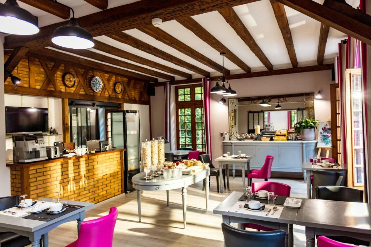 Logis Hostellerie Du Grand Duc Hotel Restaurant Gincla Ngoại thất bức ảnh