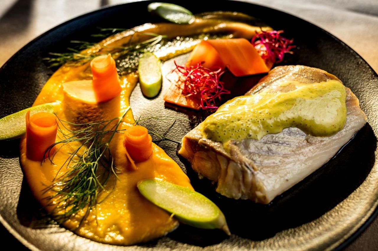 Logis Hostellerie Du Grand Duc Hotel Restaurant Gincla Ngoại thất bức ảnh